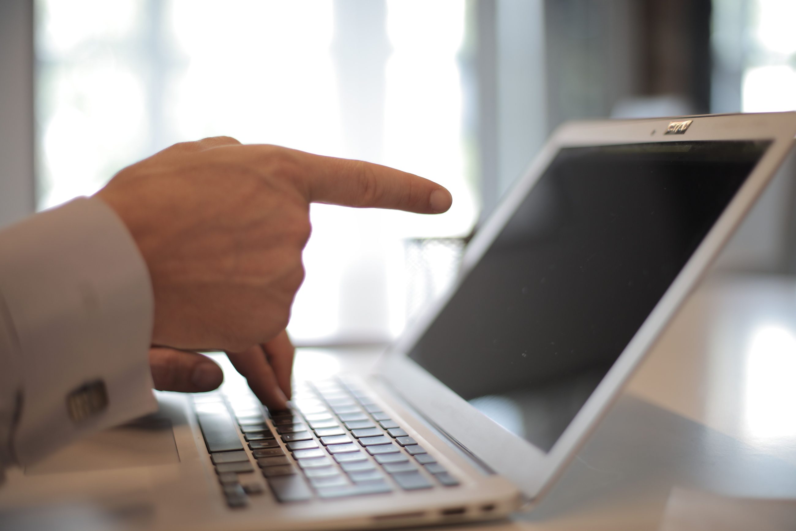 Garante Privacy: no alla conservazione indiscriminata delle e-mail dei dipendenti e all’accesso alle caselle aziendali