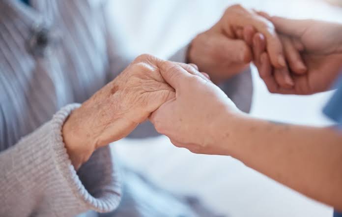 Congedo per lavoratori affetti da patologie oncologiche: l’INPS chiarisce le modalità di riscatto dei periodi non coperti da contribuzione